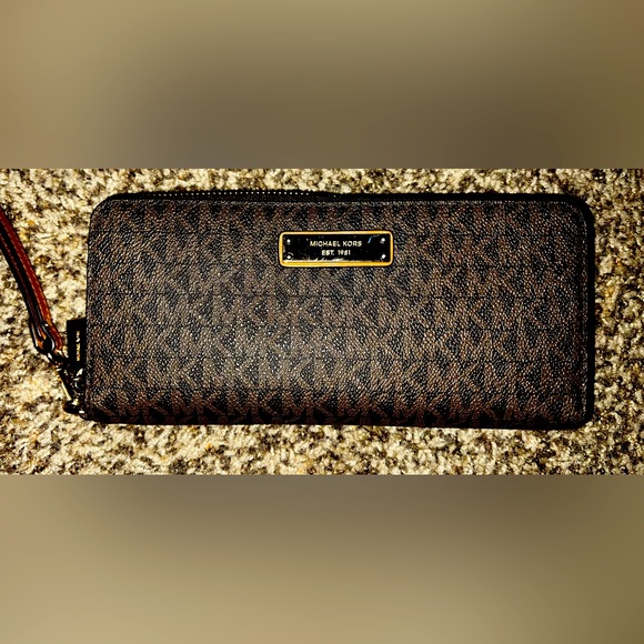 MK wallet *NWOT - Picture 1 of 5